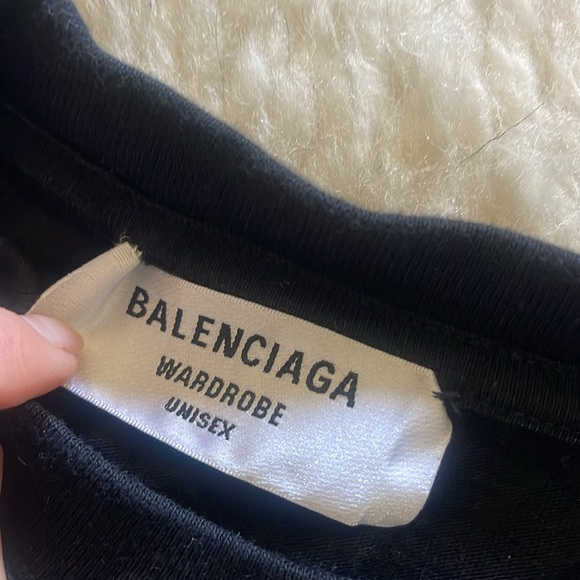 Authentic Balenciaga T-shirt - Picture 3 of 4
